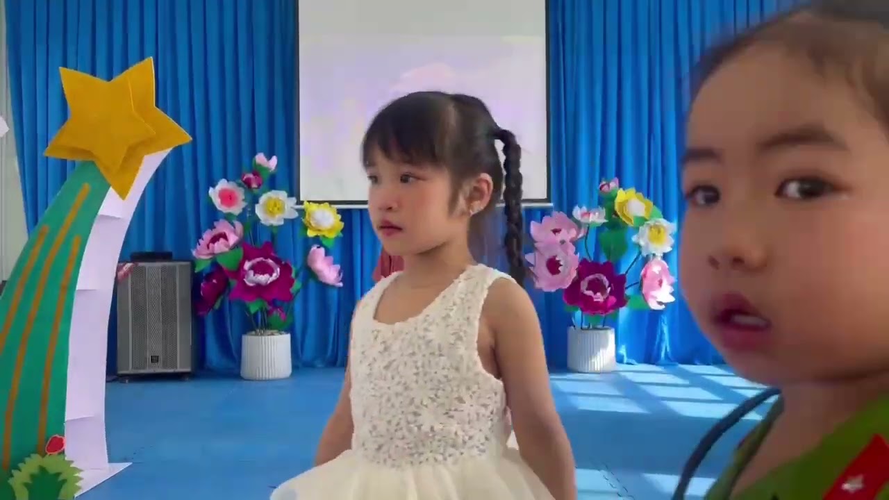 Phạm Hoàng hiệp 5tuoi thi hát 