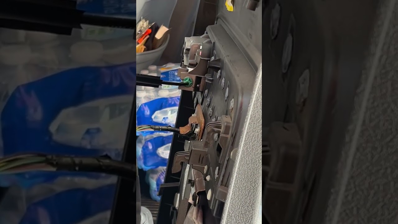 2011 Ford F150 rear door wiring harness replacement. #wisemanautomotive 