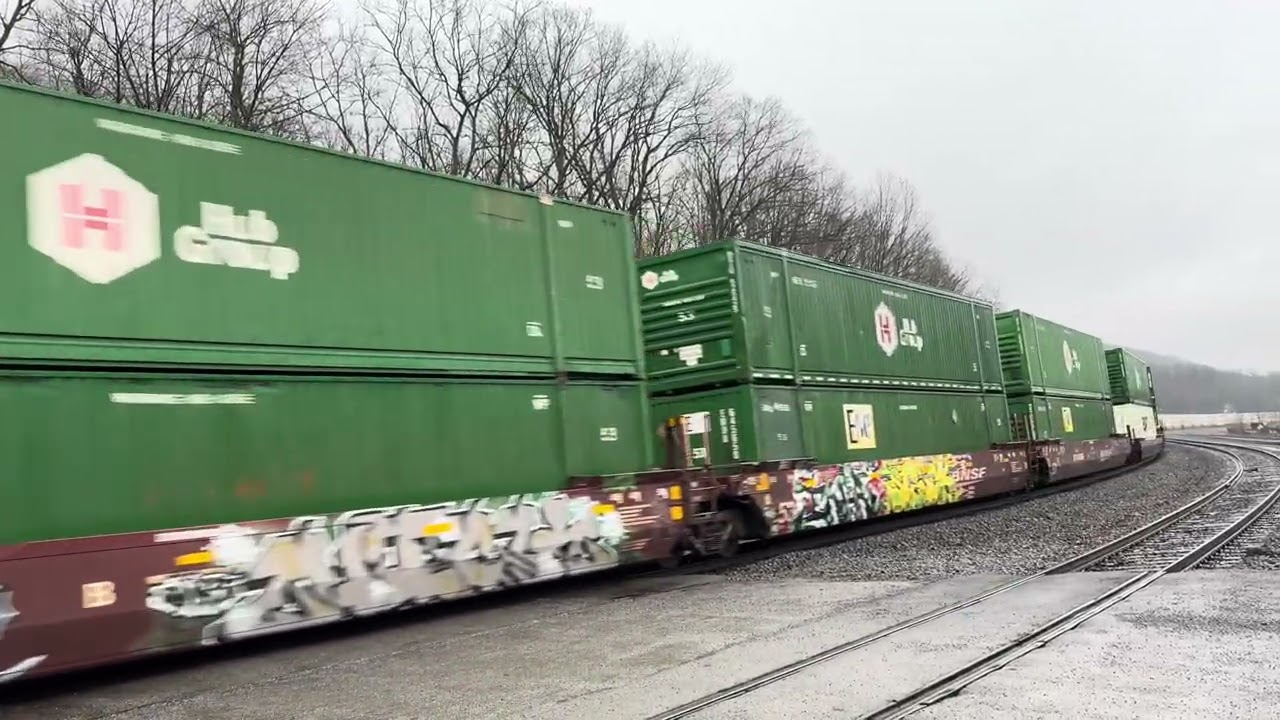 03/03/26; NS 7702 & 4186 in Tyrone, Pennsylvania🇺🇸 #trainspotting #ns #railway #intermodaltrain 