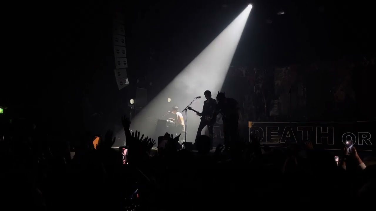 Palaye Royale - Lonely, Live at 013 Poppodium Tilburg