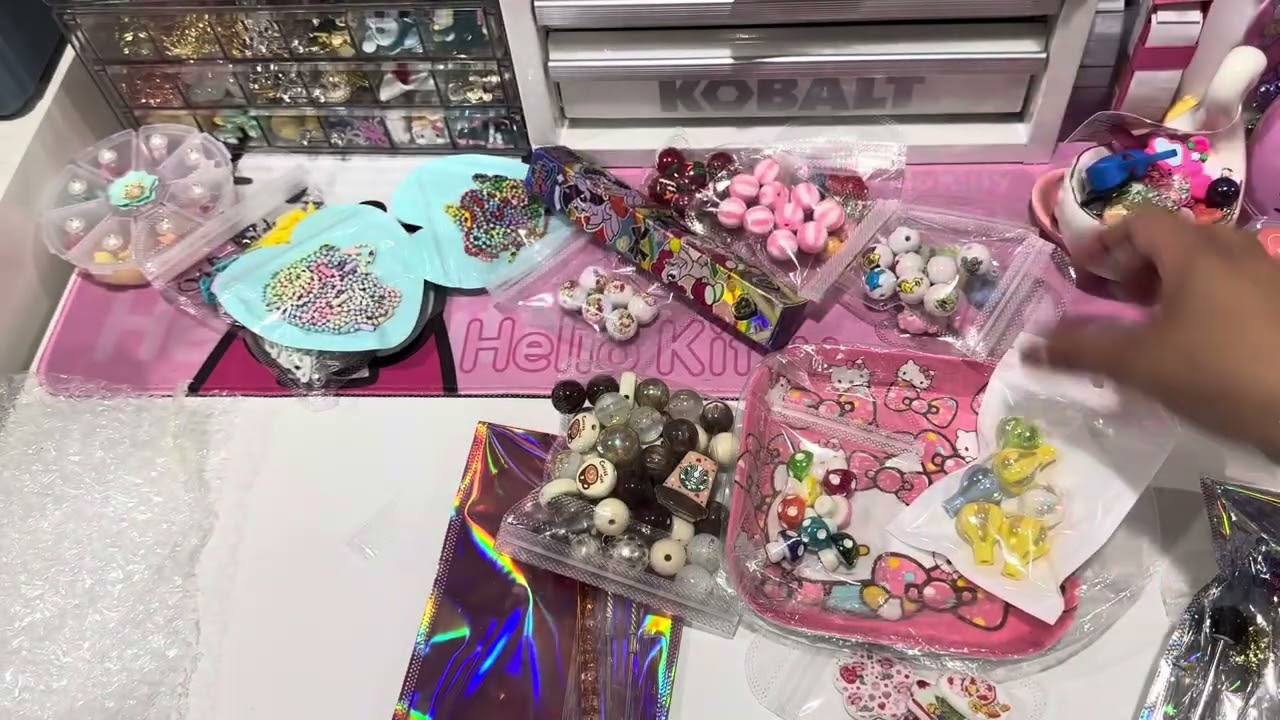 Haul from @tamikasendingsmiles filled with some cute goodies