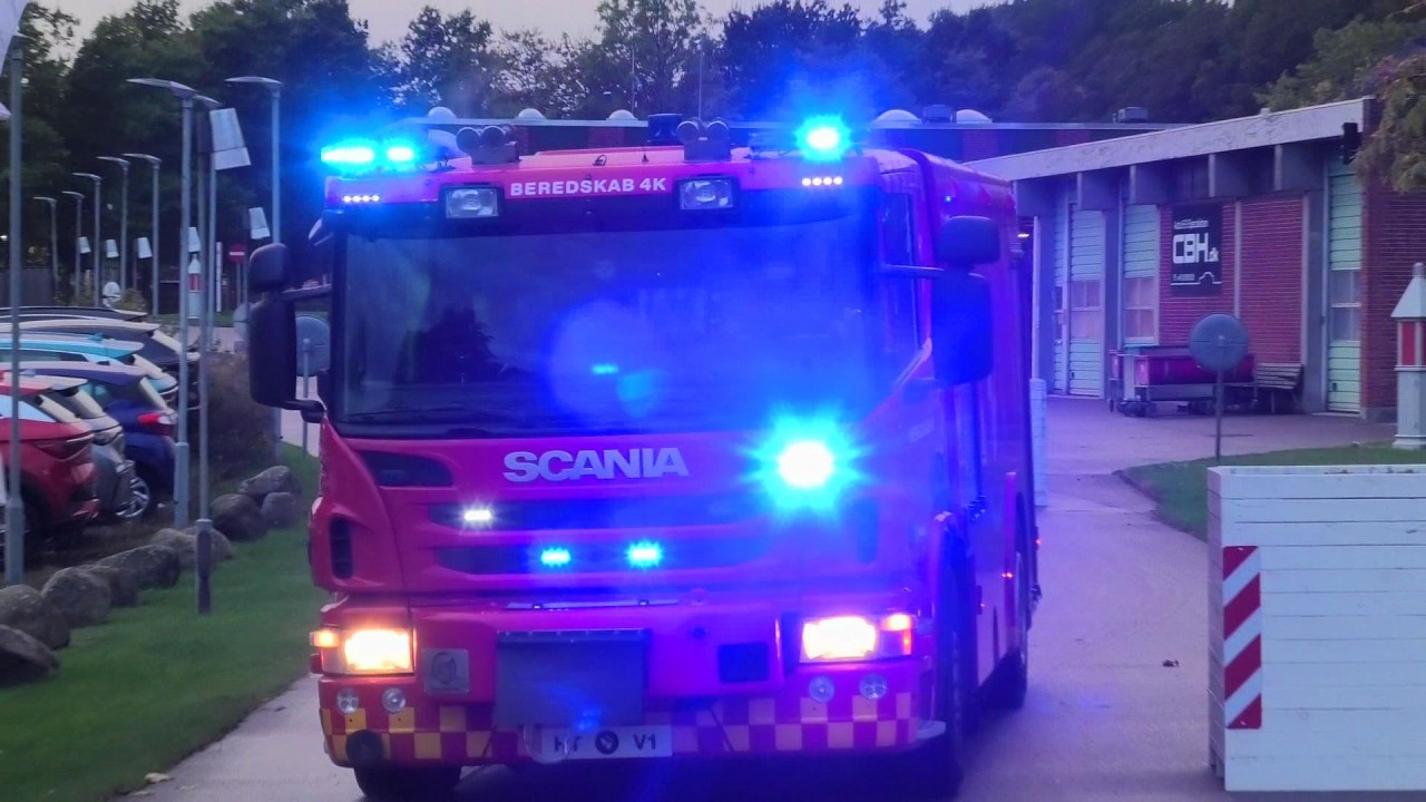 ST.TÅSTRUP (M4+HTV1) ABA BEBOELSE beredskab 4k falck brandbil i udrykning Feuerwehr auf Einsatzfahrt