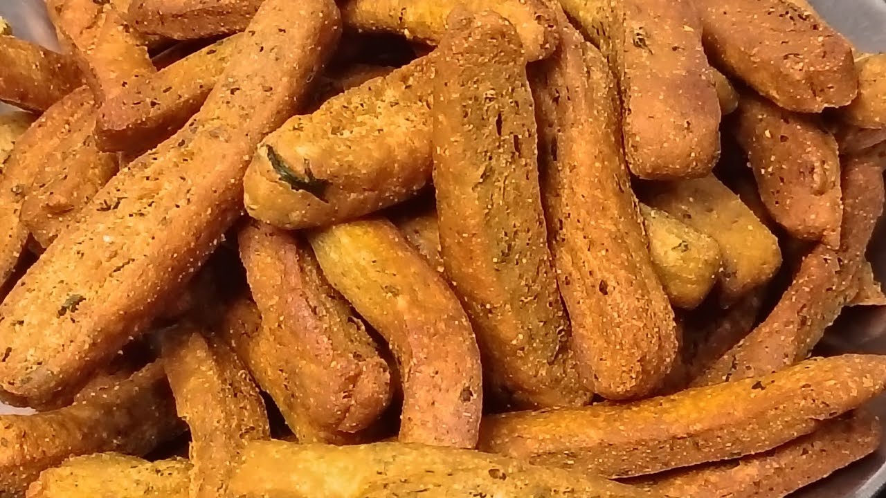 #aate ke namak pare ek bar ghar me bnaye or bajar ke bhul jaoge kurkure krare #namakpare aata snack 