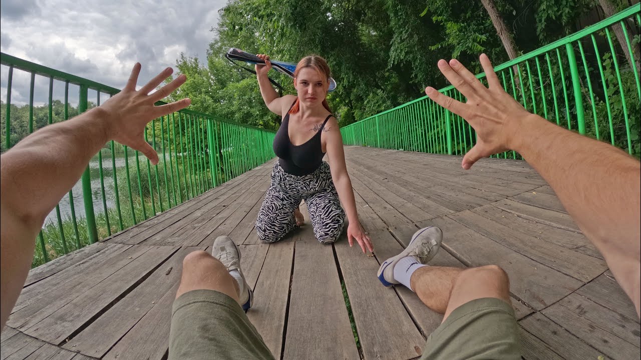 ESCAPE CRAZY GIRL IN LOVE (Romantic Parkour Pov Chase)
