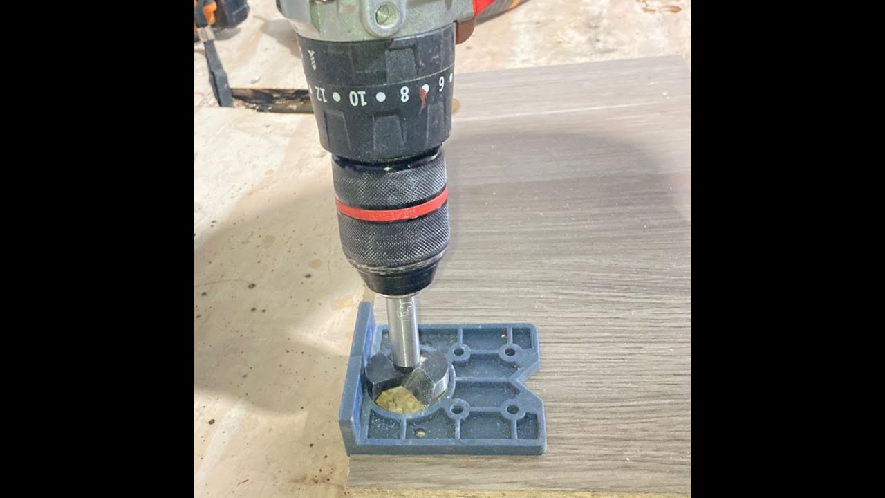 c&oacute;mo utilizar la plantilla de perforaci&oacute;n para bisagra de parche
