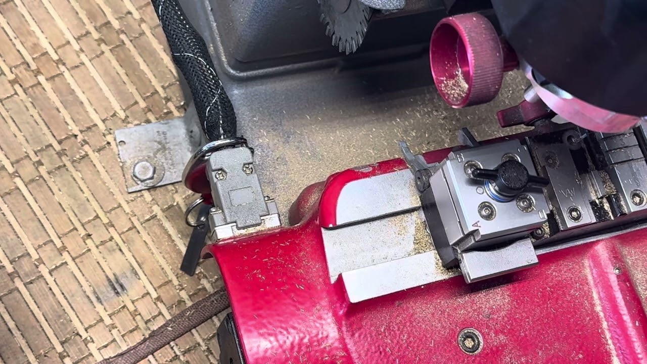 #45 Cutting a key by code for a 1999 E super duty camper