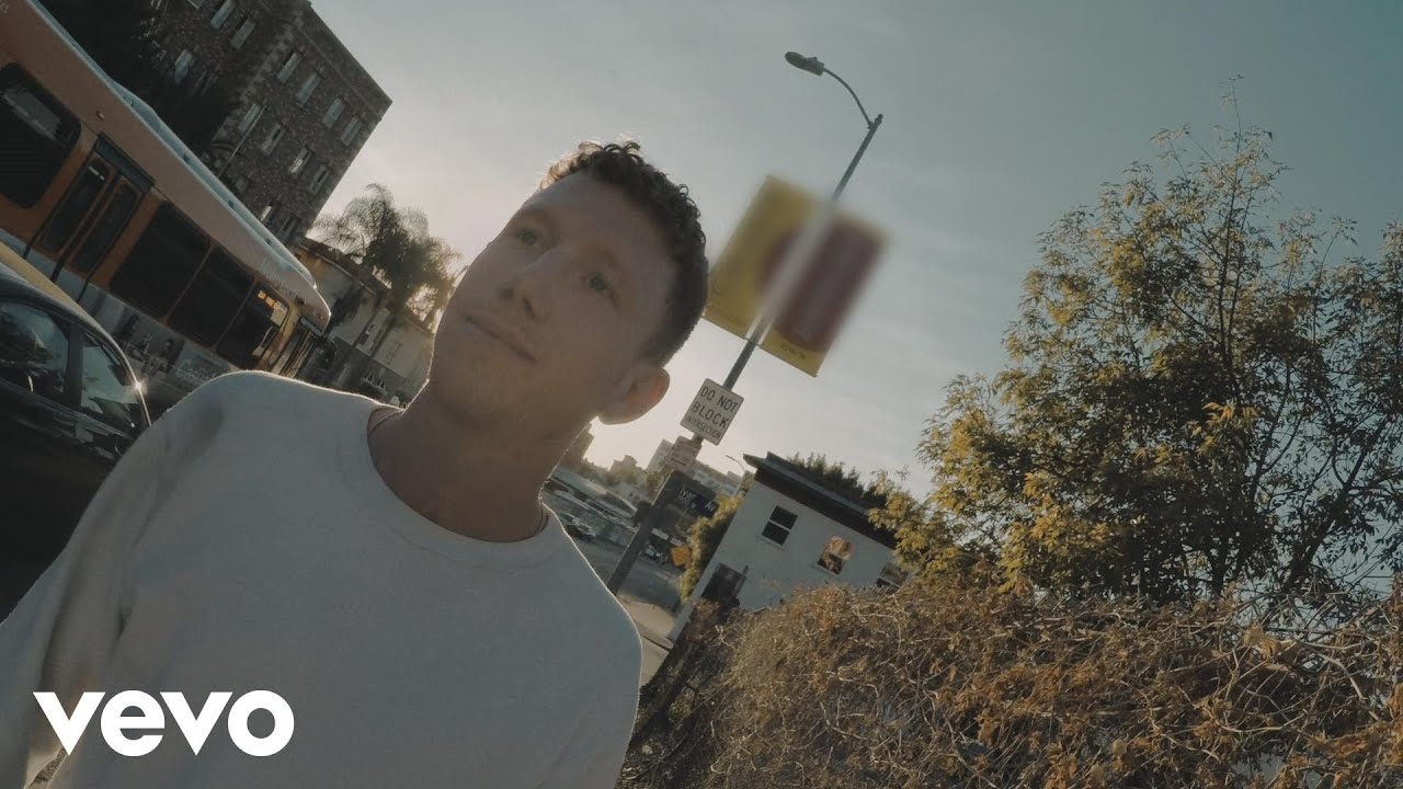 Erik Hassle - Smaller (Official Video)