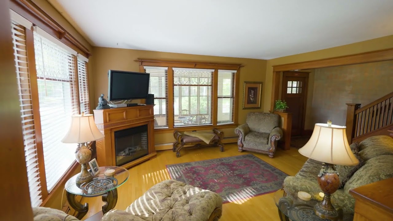 COTTAGE HOUSE TOUR at Just For Me Spa - Stillwater MN destination spa - overnight accommodations