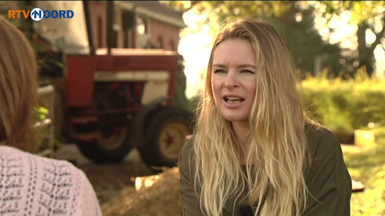 Zangeres Sandra van Nieuwland in Boven het Maaiveld [26-10-2014] - RTV Noord