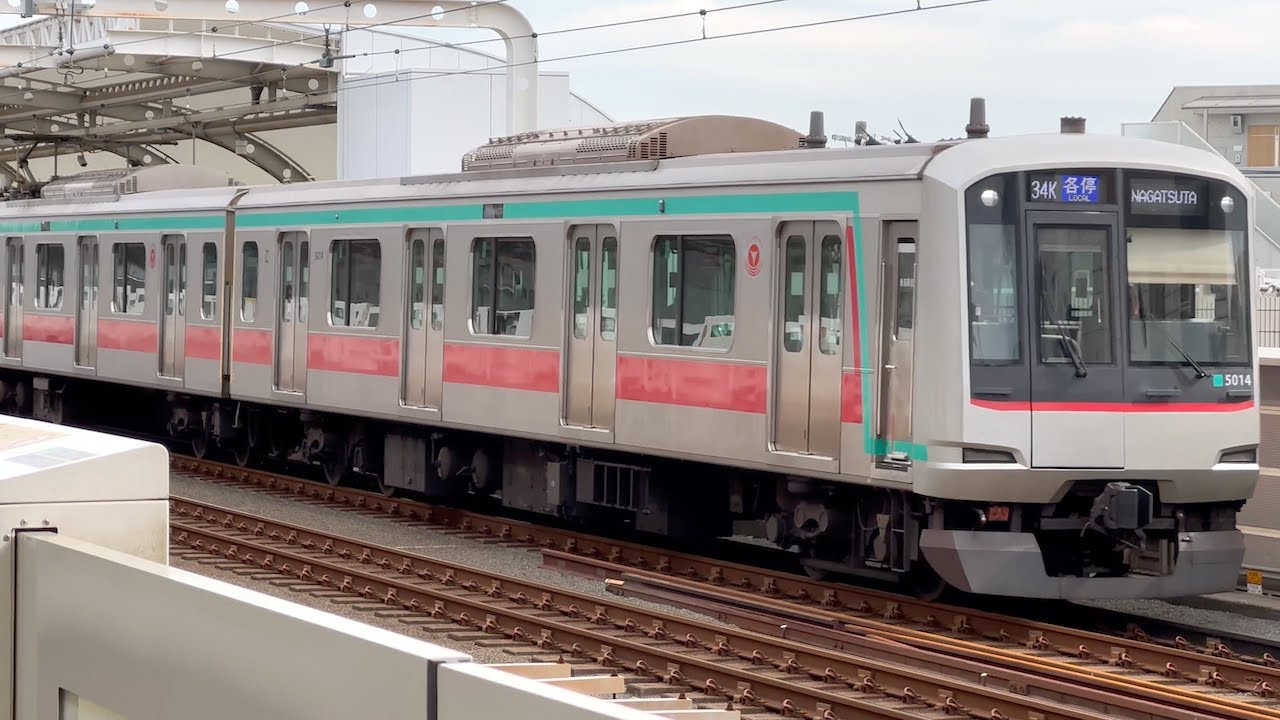 東急2020系2132F（田園都市線急行南栗橋行き）、5000系5114F（田園都市線各駅停車長津田行き）、9000系9001F（大井町線Ｇ各停溝の口行き）