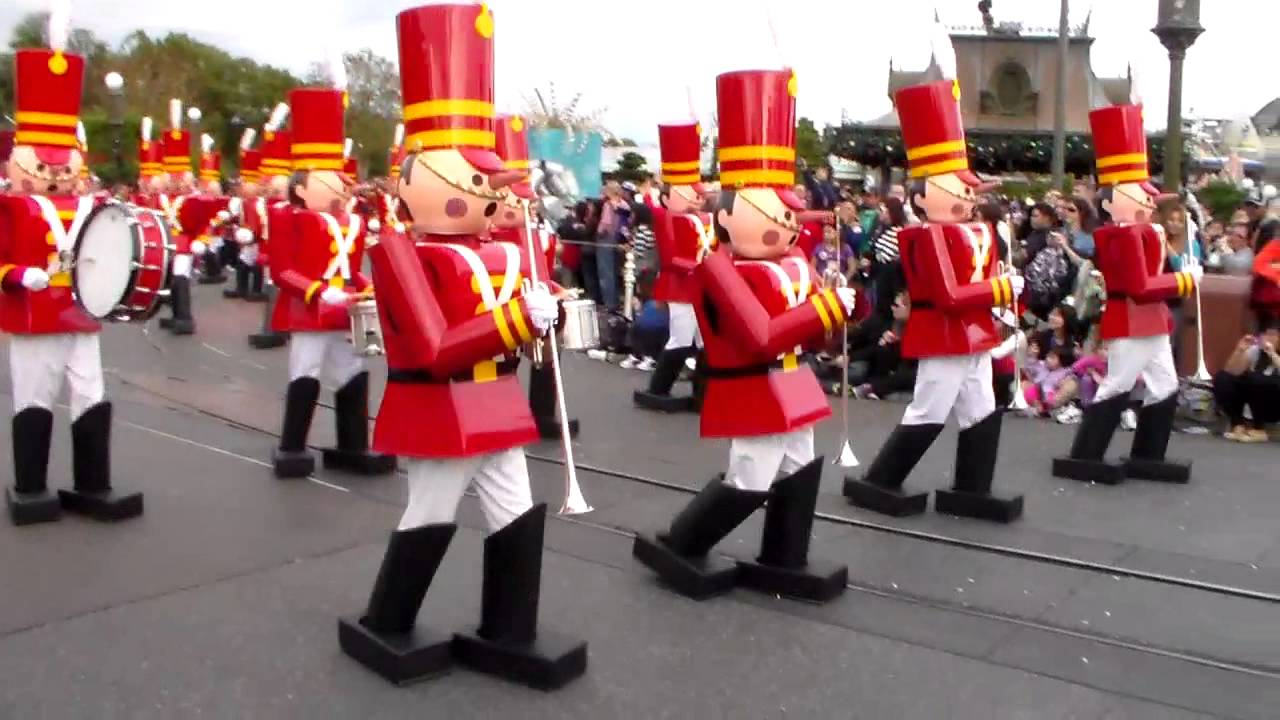 Desfile de navidad en Disney - Chirstmas Parade Disney parte 2