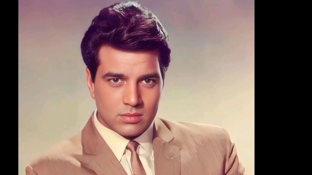 LIVE: Bollywood Actor Dharmendra Passes Away at 89 | Bollywood’s ‘He-Man’ | Family & Celebs Arrive