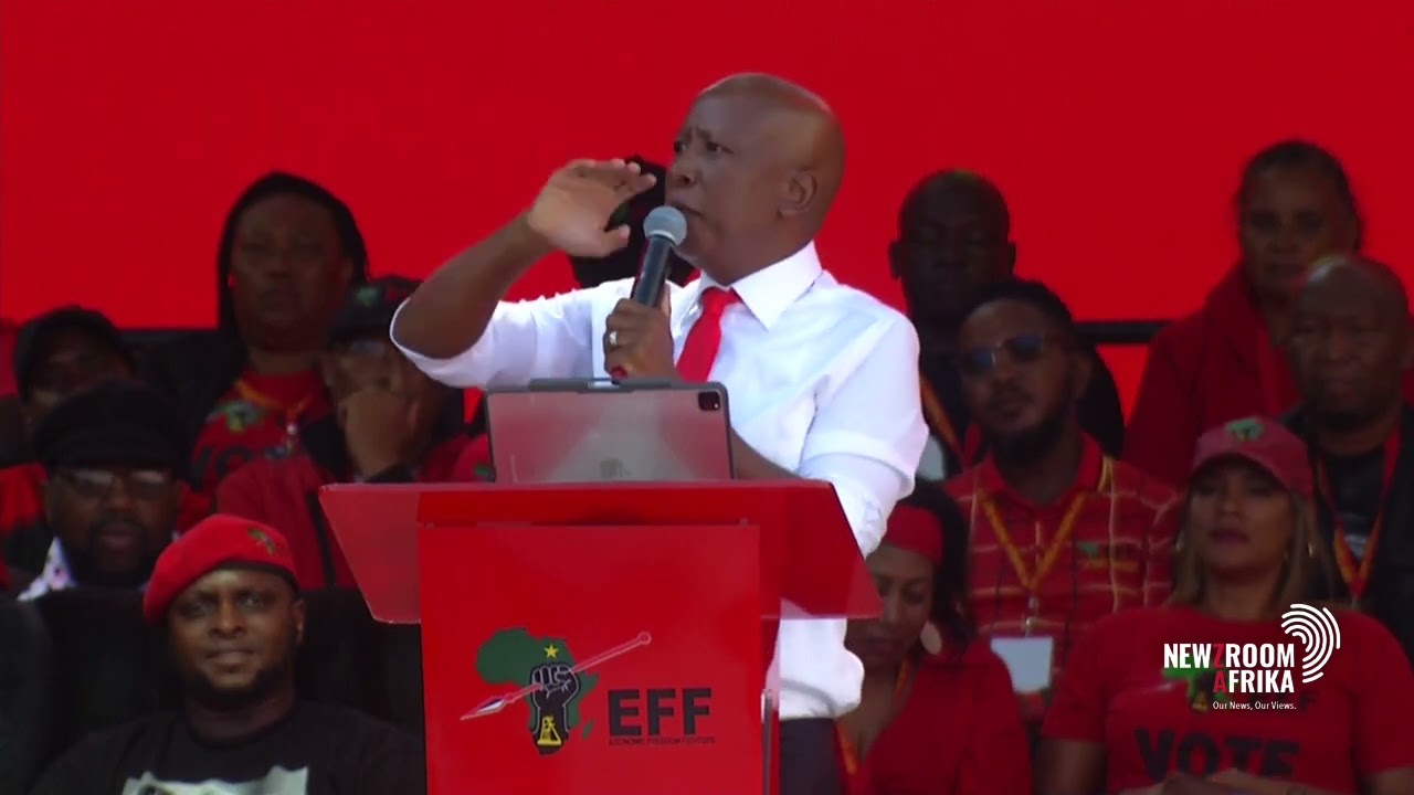 Red berets pack Peter Mokaba Stadium