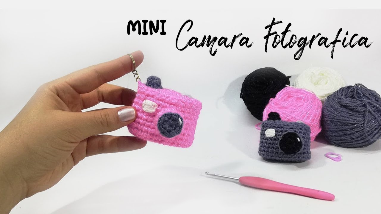 Mini CAMARA FOTOGRAFICA llavero tejido a crochet AMIGURUMI