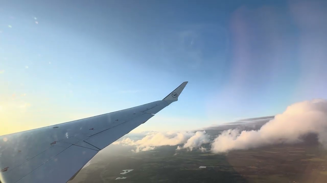 Cloudy Landing at Copenhagen - Lufthansa - CRJ900 - MUC to CPH