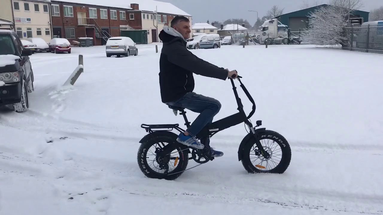 Test riding 4&rdquo;x20&rdquo; fat tyre folding ebike in the snow