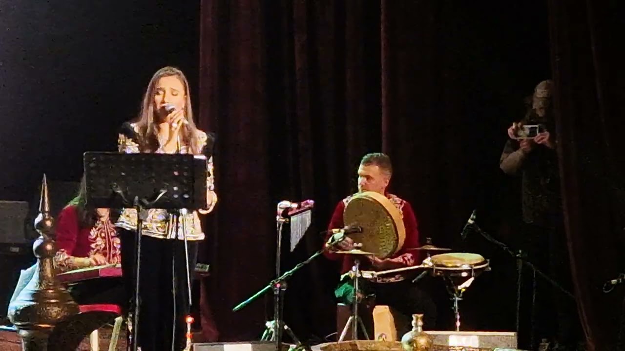 8. Meryem Benallal : Ad Ezzi Sa3a (cover Slimane Azem) et Adrar Inu (cover Idir)