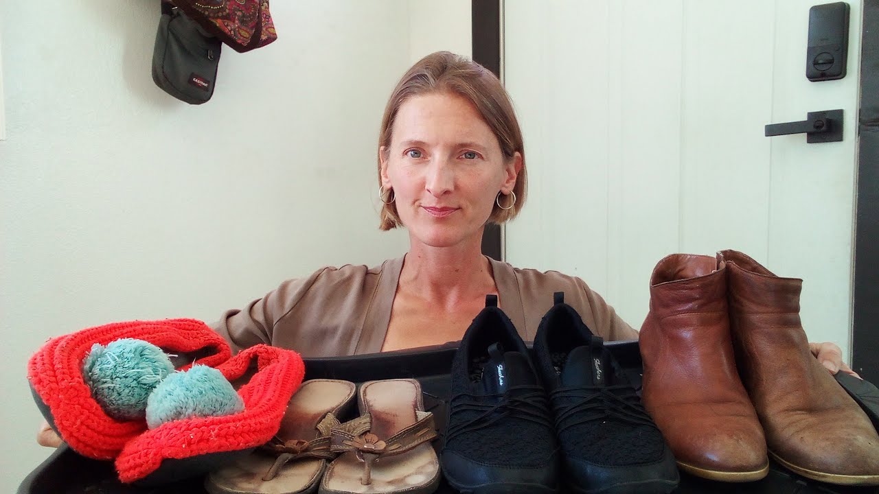 😊HOW MANY SHOES does a Minimalist Need?