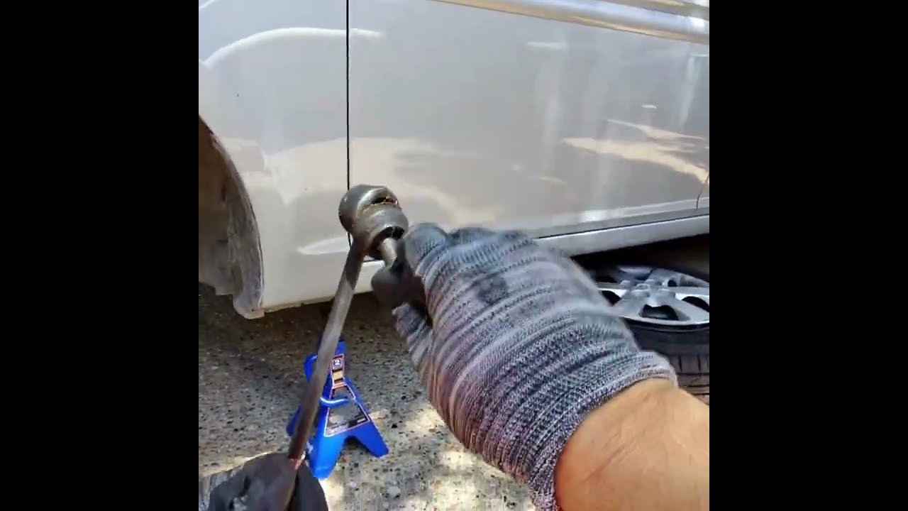 Front End Noise - 3rd Generation 2005-2010 Hyundai Accent (2010) Control Arm and Link Replacement