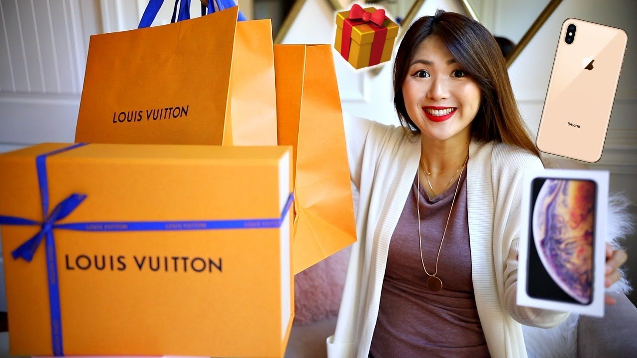 SURPRISE LV BIRTHDAY 🎁 UNBOXING + IPHONE 📱 XS MAX + LV SOMETHING SMALL FOR 2019 | CHARIS