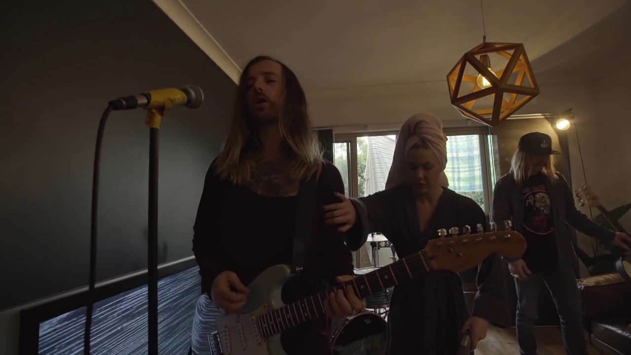 The Dead Love - Summer (Official Video)