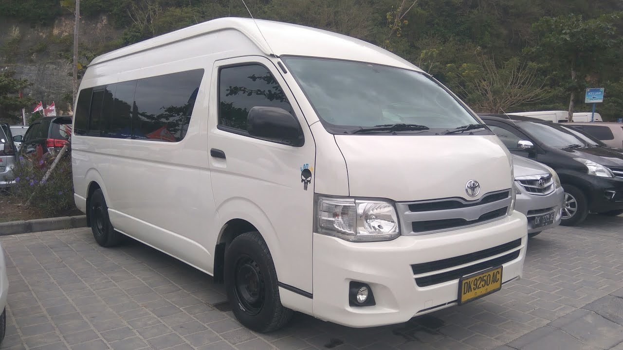 Toyota HiAce Commuter 2.5 D-4D M/T (2013) Start Up & Review Indonesia