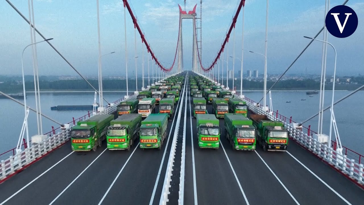 El mayor puente colgante de dos niveles del mundo supera su prueba de carga en China