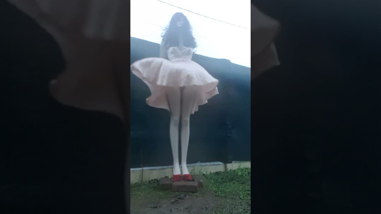 Windy pink silk dress
