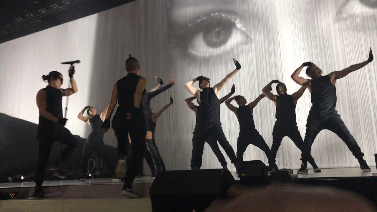Ariana grande Be Alright ( live from the Dangerous woman tour Dublin)
