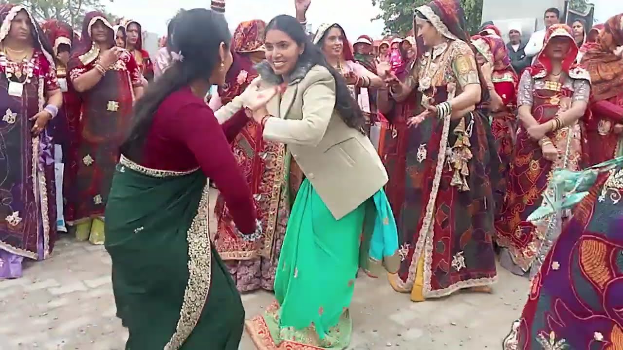 मेरो परणयो गयो ईराक 💃👌🥰mero paranyo gayo irak 🔥💃🩰 ll Rajsthani dj song 💫📸