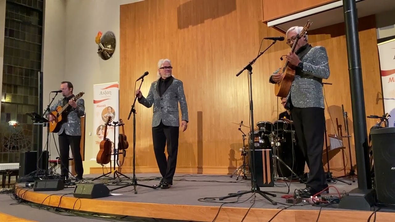 Trio Galantes performs Cantoral's 