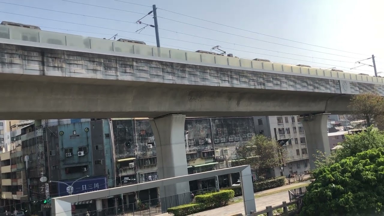 2214次EMU900區間車高架橋高速通過在減速往台中