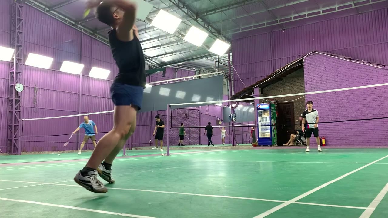 Sáng 8/3 - Hai ae tặng nhau quả smash yêu thương