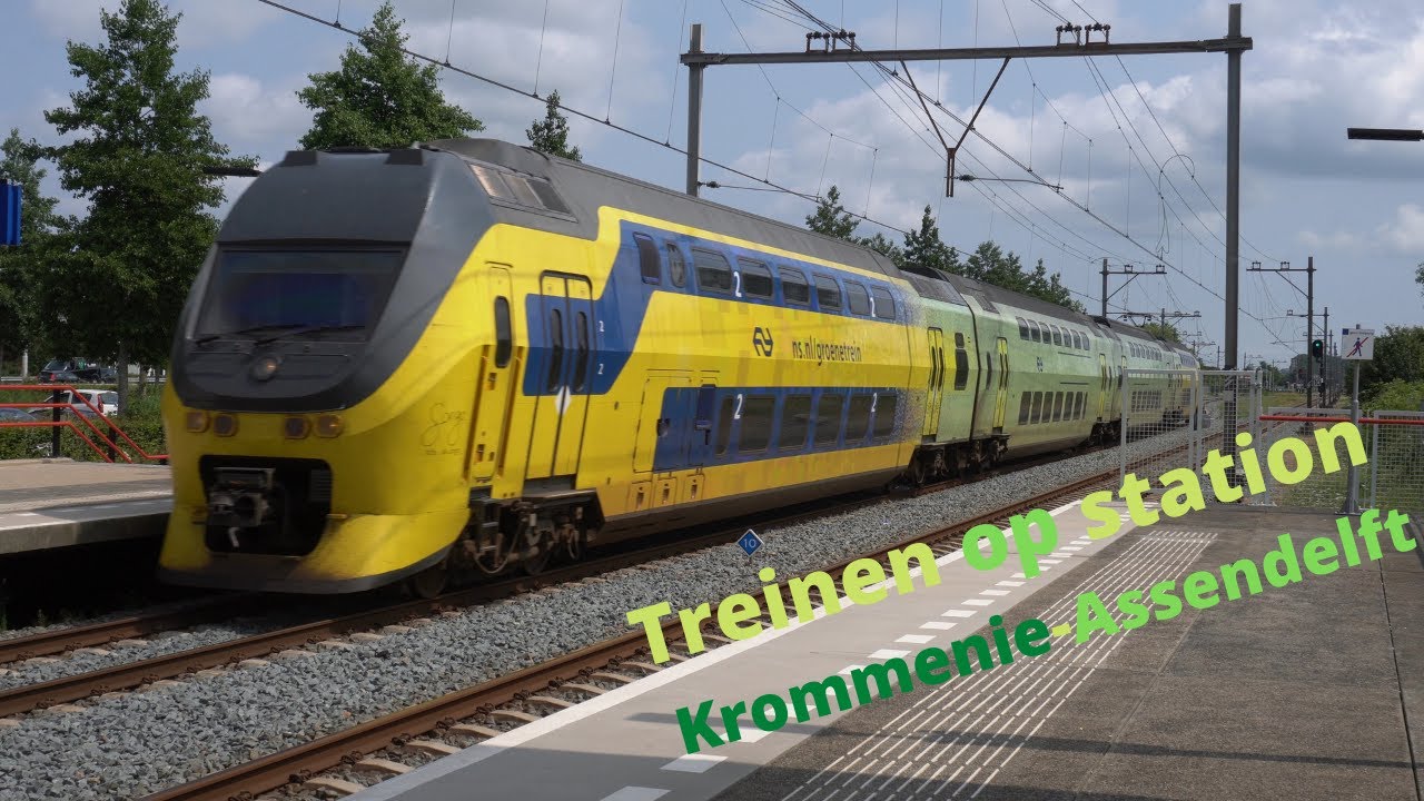 Treinen op station Krommenie-Assendelft - 19 juli 2021