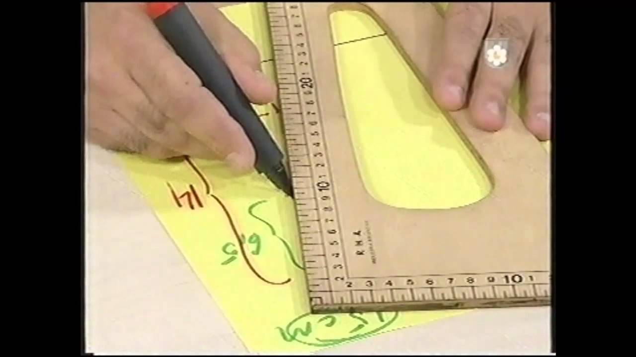 Puntos y Puntadas 276. Chaleco para niños con 3 Medidas. Moldería. J. Muas.