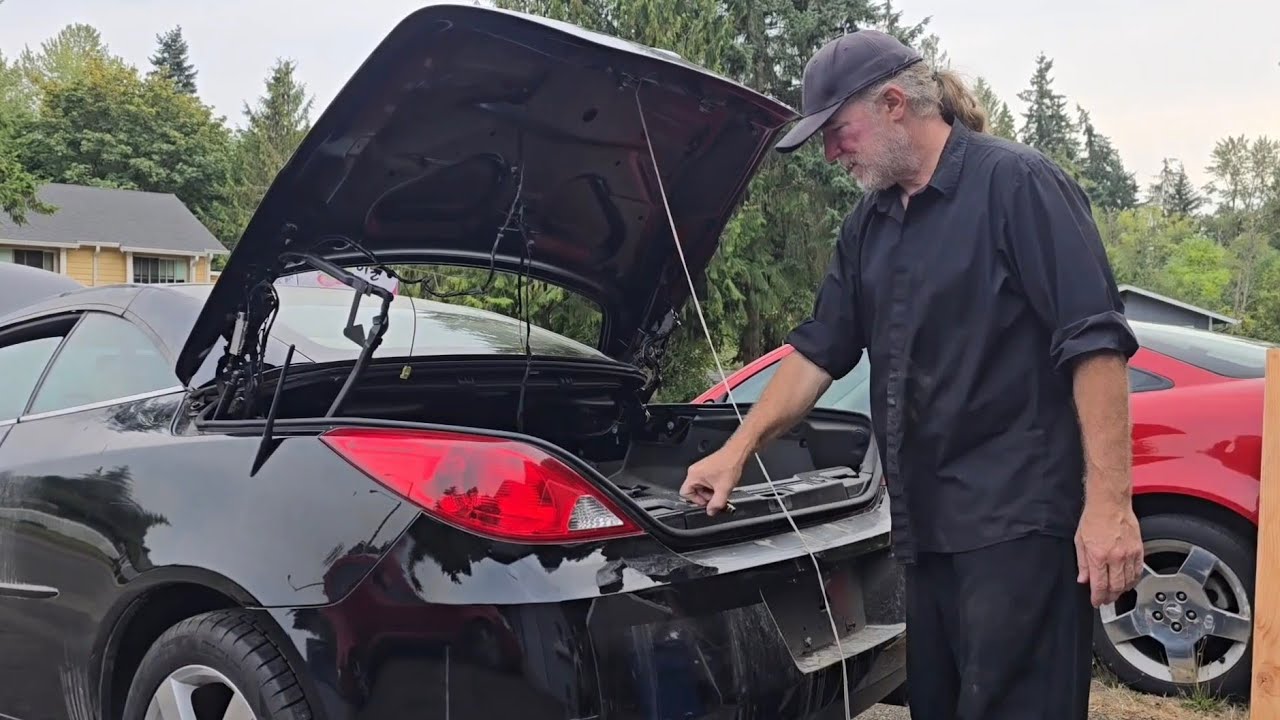 Ремонт крышки багажника кабриолета Pontiac G6 GTP Hardtop (часть 1 ремонта)