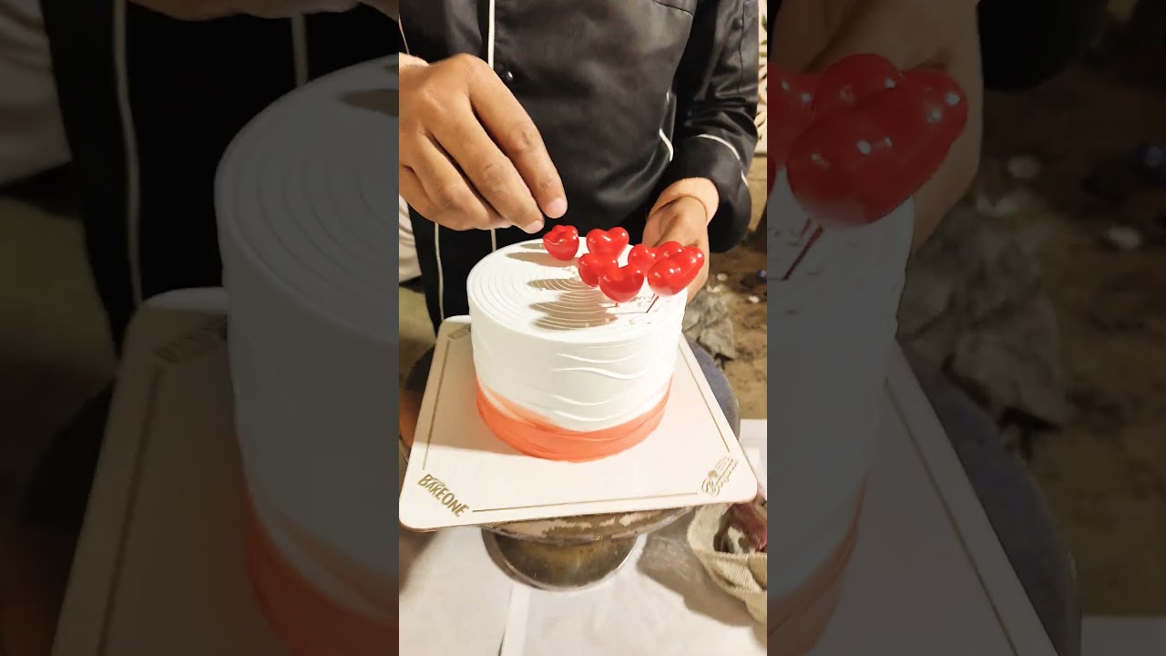 cake making #shortsfeed #bakery #food #shorts #shorys #bakery #baking #eggfreebaking