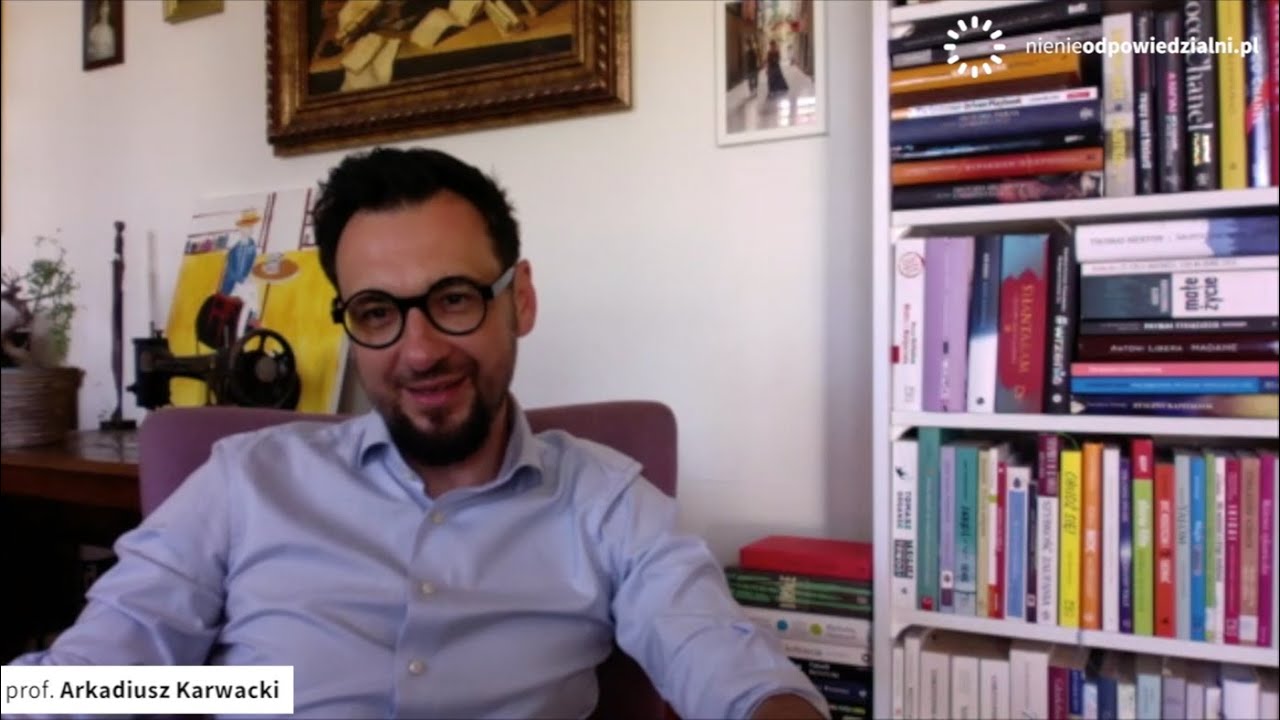 Między godnością a upokorzeniem - rozmowa z prof. Arkadiuszem Karwackim