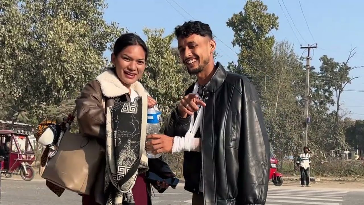 तपाईं पनि हाँस्नुहुनेछ – 6 girls vs stuck bottle”