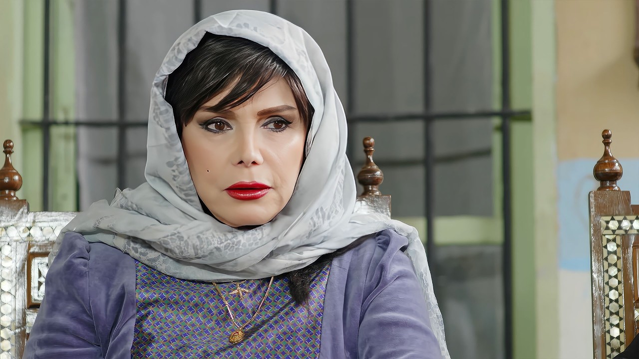 حارس الحارة لقى بنت مغدورة ومرمية قدام باب الحارة! اخدها لبيت الحكيم مشان يلحقها وخبر الزعيم عنها!