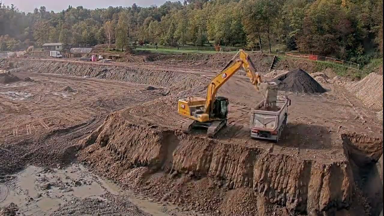 Sbancamento e trasformazione di un terreno: 3 mesi in Time Lapse - video time lapse lungo termine