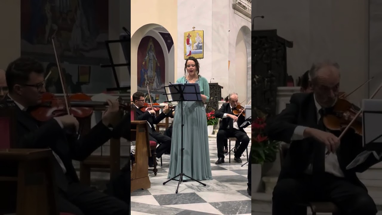 F.SCHUBERT: Salve Regina composizione sacra per soprano, clarinetto o oboe solista e orchestra.