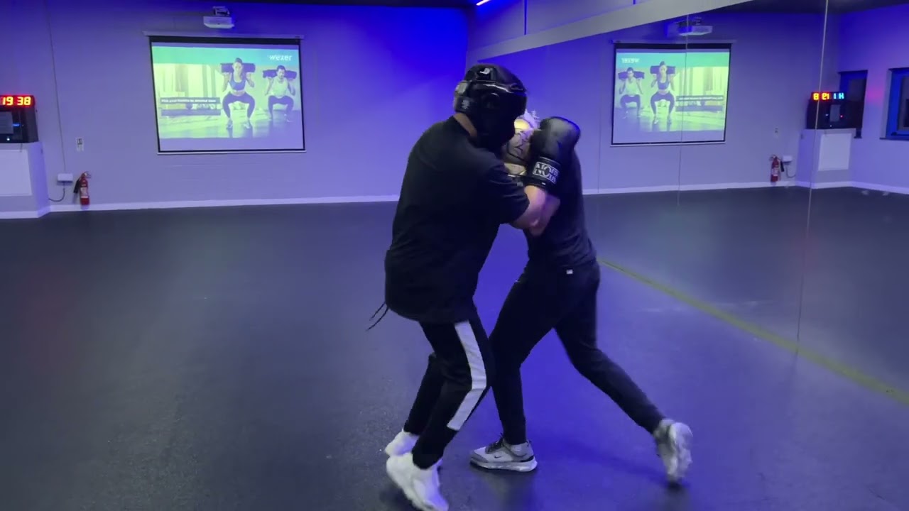 Salt Papi vs Elite Boxer (My Coach)!! Before Halal Ham Fight!
