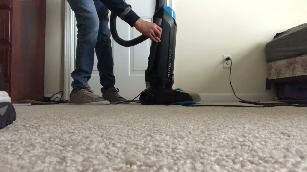 Quick vacuuming with the Bissell 3-22-23