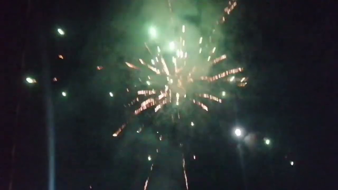 64shots Fantasy by Diamond Fireworks. Salubong 2026. #vuurwerk #fireworks #diwalifestival 