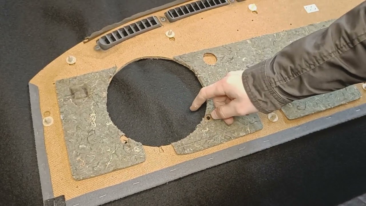 How to replace Nissan Sunny N14 rear speakers