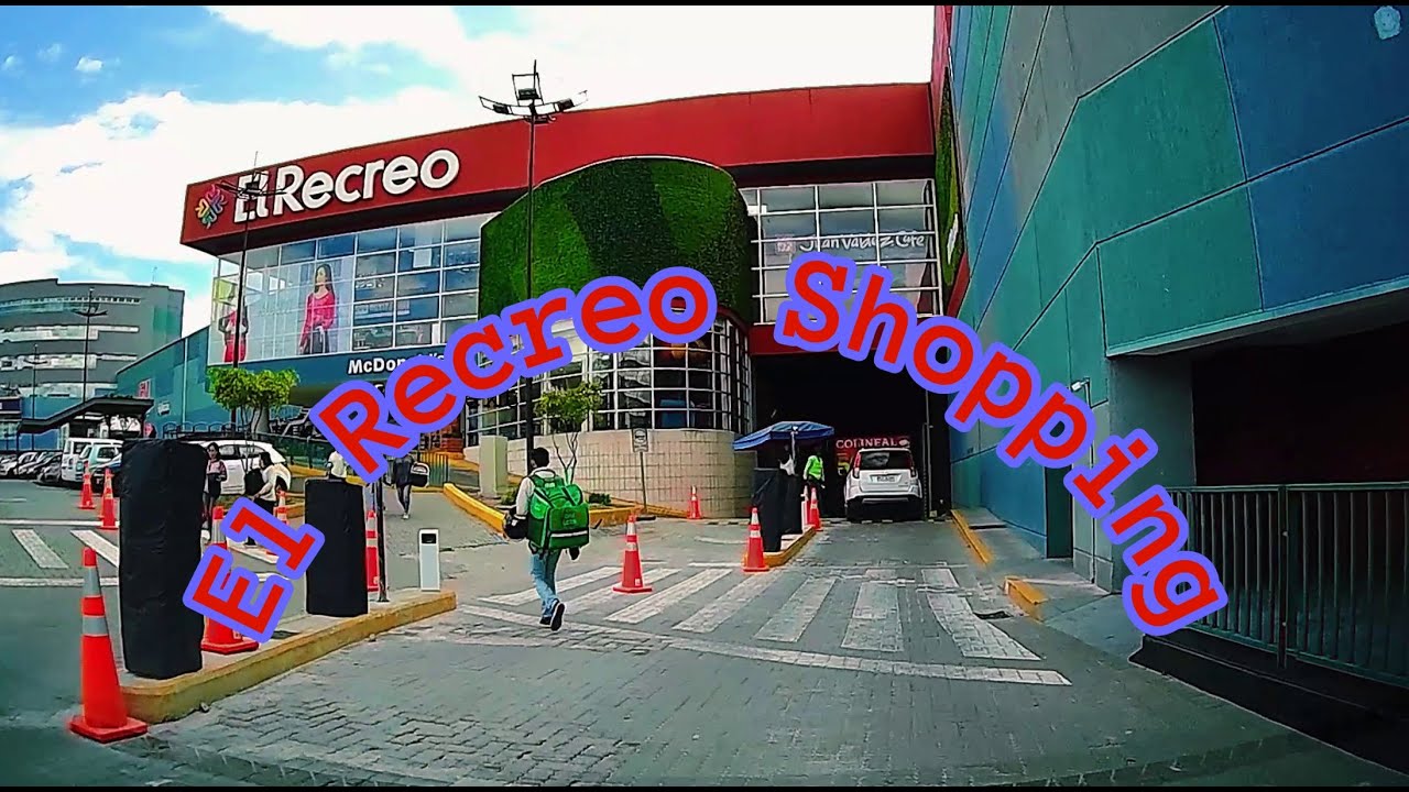 Conduciendo hacia Centro Comercial El Recreo. (Sur de Quito) Ecuador. 2024