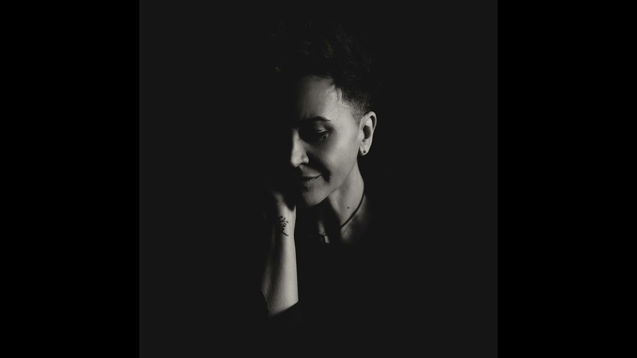 Amira Medunjanin - &Scaron;to Je Tužna Tako Ova Noć