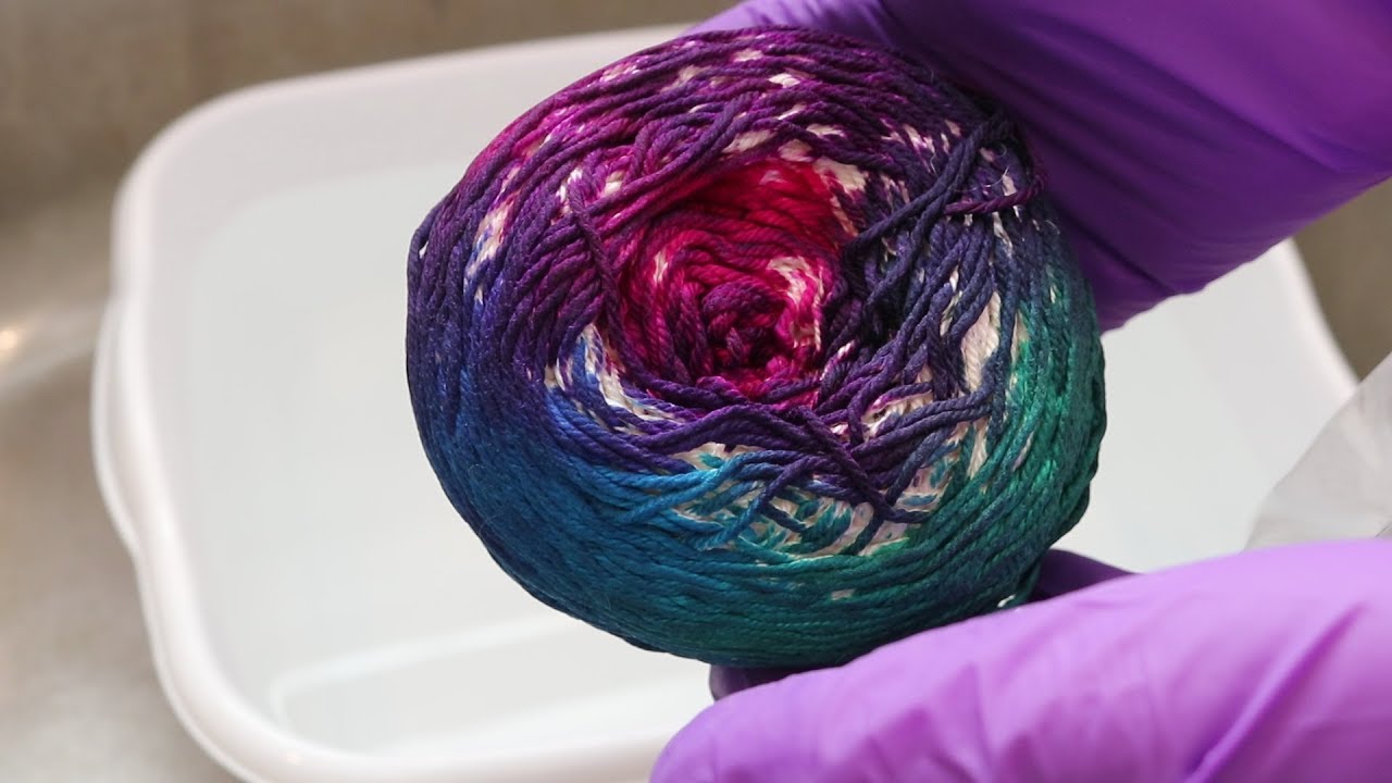 Dyepot Weekly #125 - Dyeing a Dry Ball of Cotton yarn with Tulip Tie Dye for a Unique Gradient