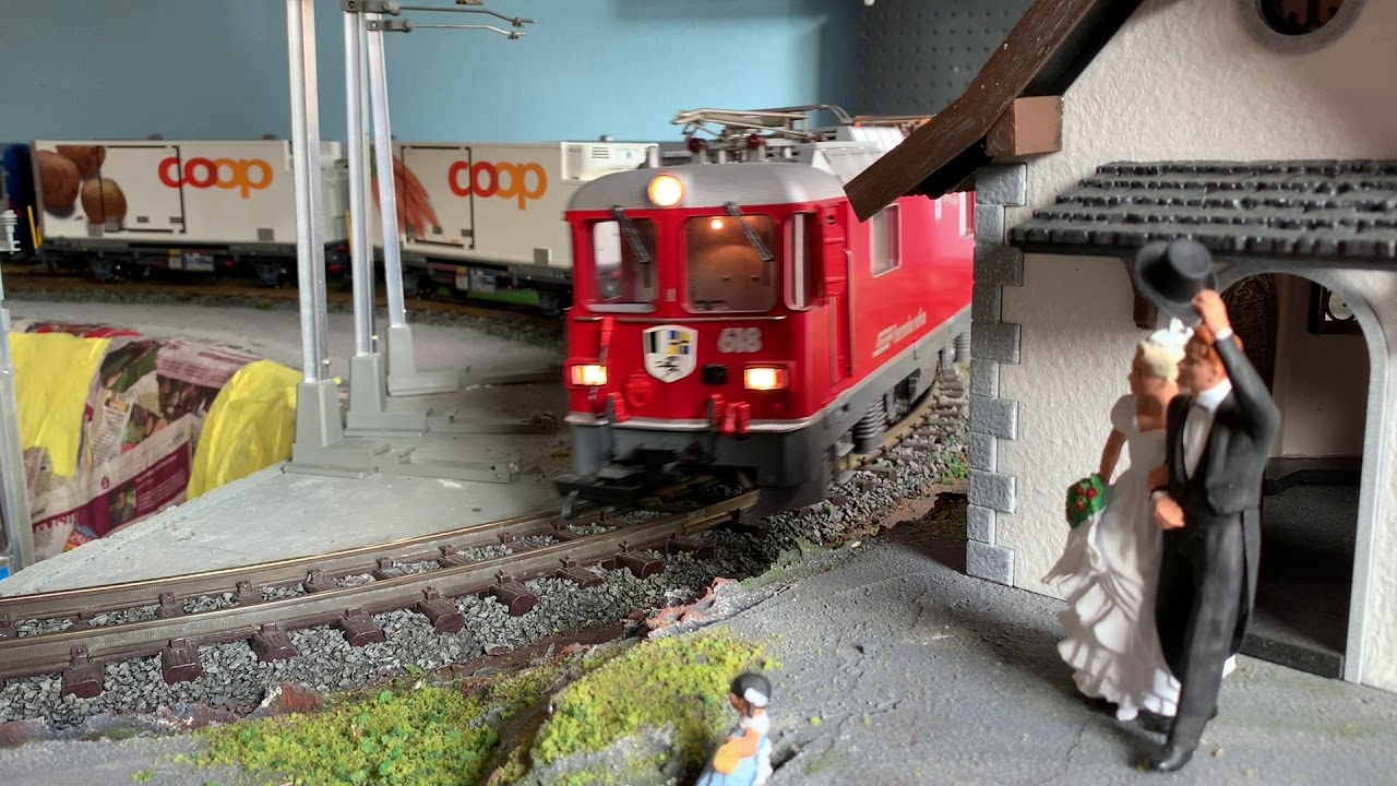 LGB RHB Arosa Express auf Innenanalage, RHB indoor lgb layout